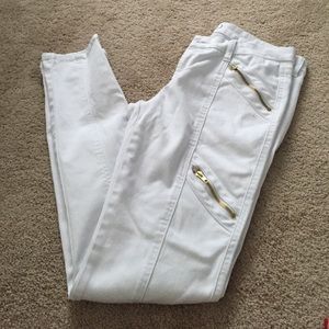 Great pair of skinny jeans w zippers LONG length